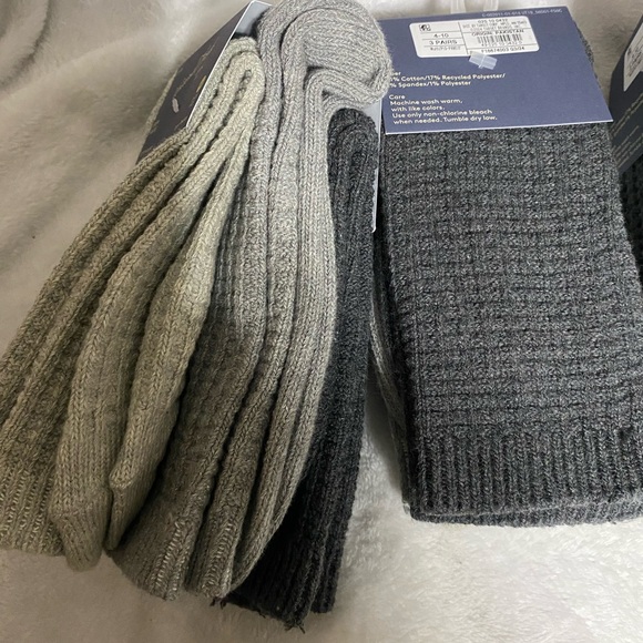 Universal Thread Women's Casual Crew Socks - Gray - Picture 4 of 6